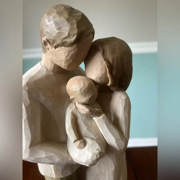 Family Figurine in Cream and TanWilliw Tree “Our Gift” Figurine - Picture 5 of 6